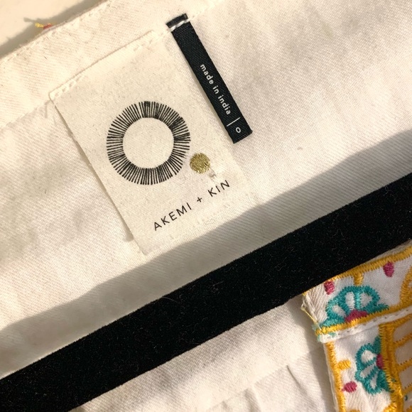 “Bisbee” embroidered top - Picture 7 of 7